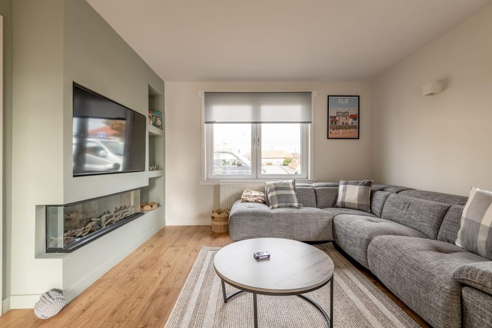 Communal lounge/ TV room, Living room
