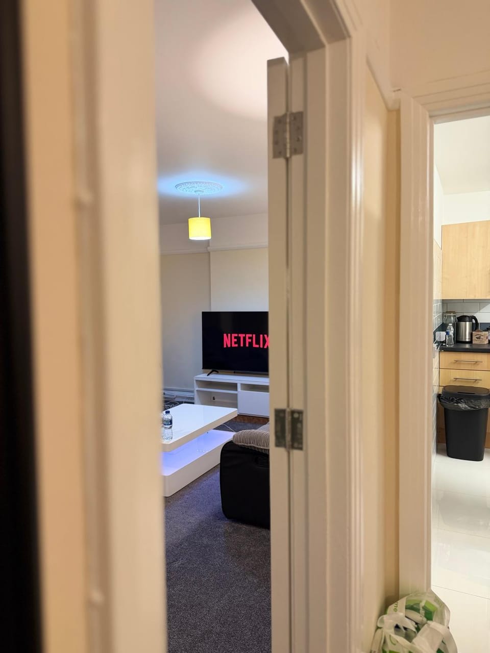 TV and multimedia, Kitchen or kitchenette, Living room, Photo of the whole room, oven