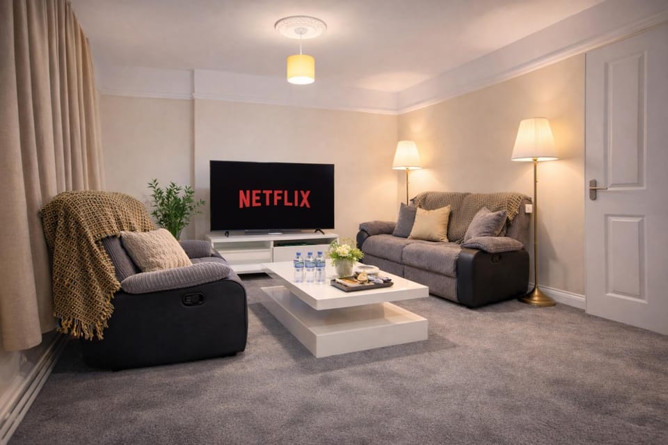 TV and multimedia, Living room, Seating area