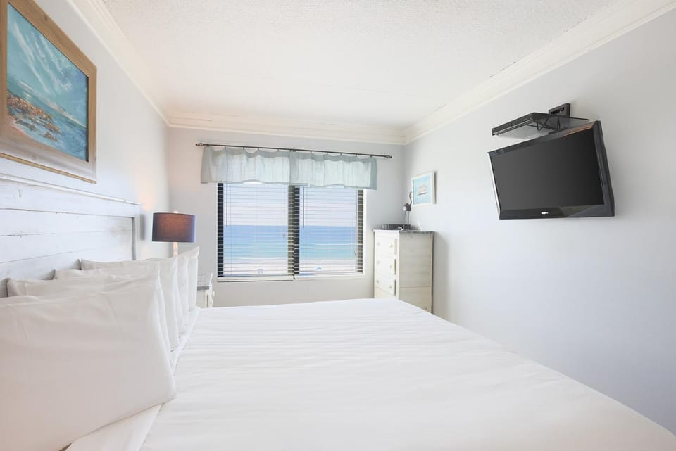 Island Winds East 503 Apartment in West Beach