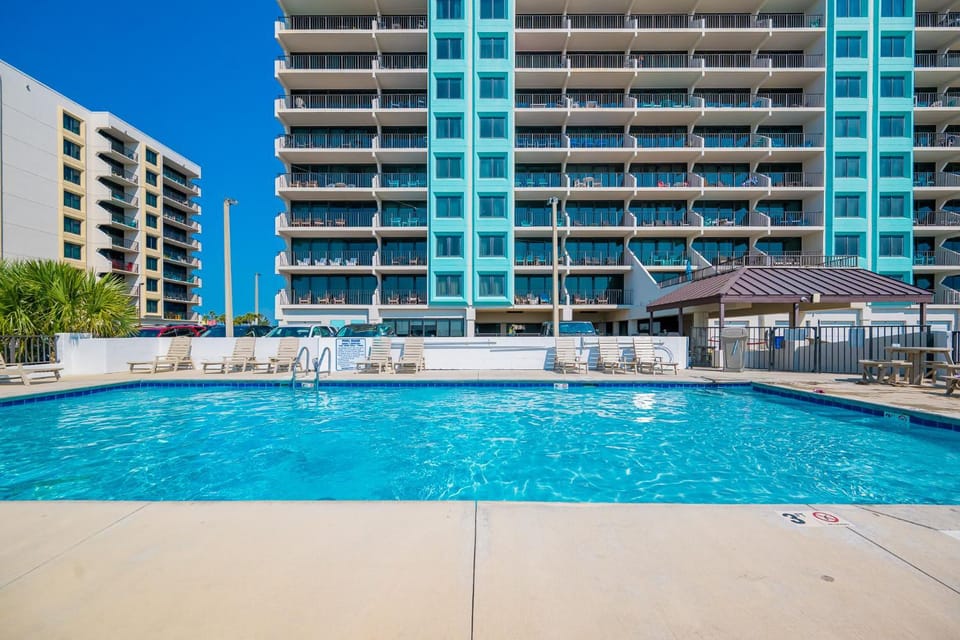Island Winds East 508 Apartment in West Beach