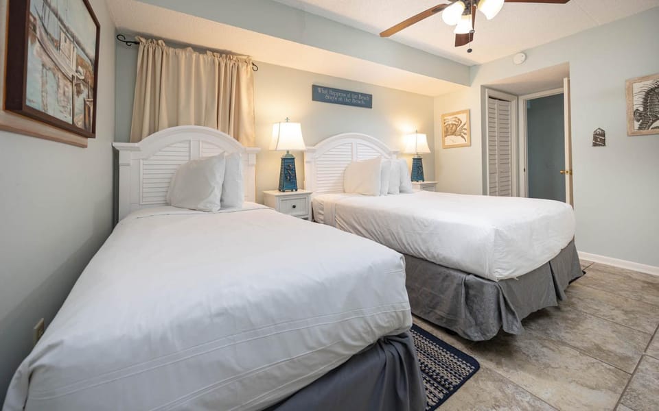 Island Winds East 602 Apartment in West Beach