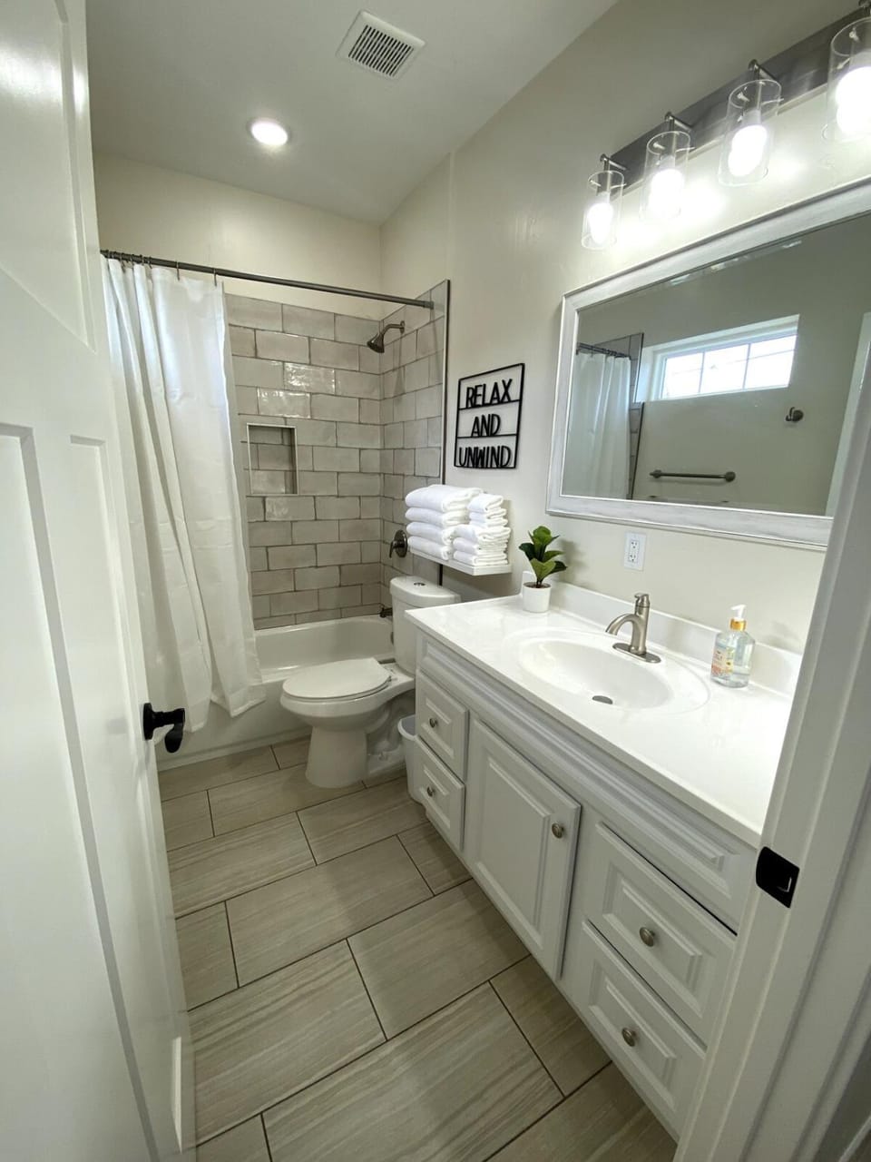 Shower, Toilet, Bathroom, Bath, towels