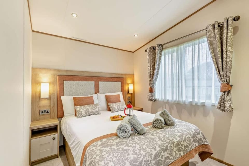 Binky Lodge Stylish Cosy 3-Bedroom Holiday Lodge Hoburne Naish Barton on Sea Chalet in New Forest District