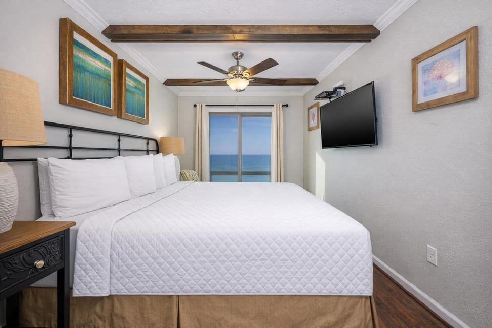 Island Winds East 708 Apartment in West Beach