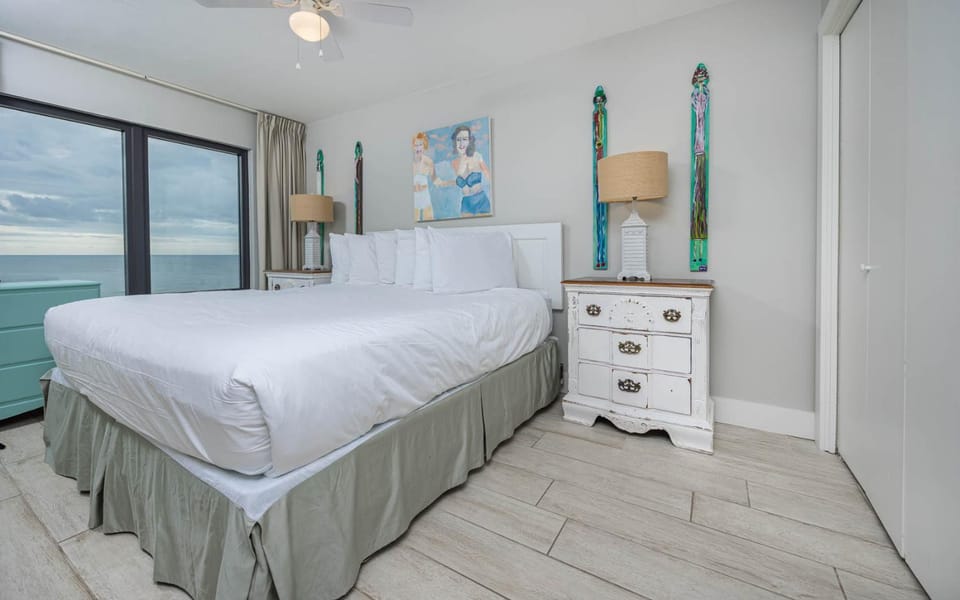 Island Winds East 802 Apartment in West Beach
