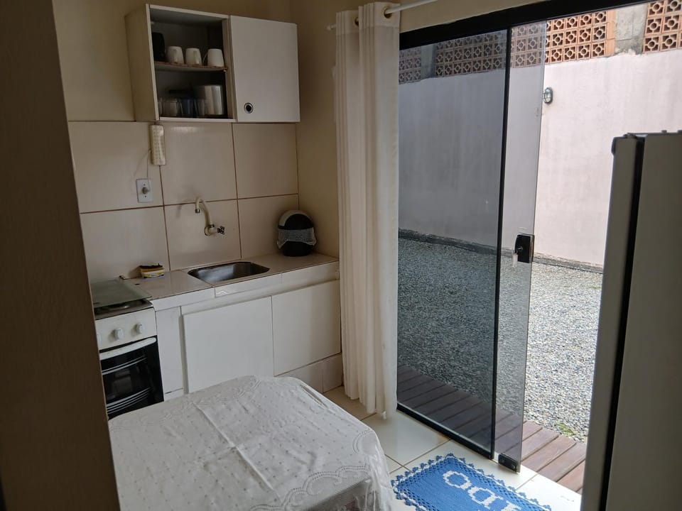 Bed, Kitchen or kitchenette, Photo of the whole room, Bedroom, minibar, pet friendly, stove
