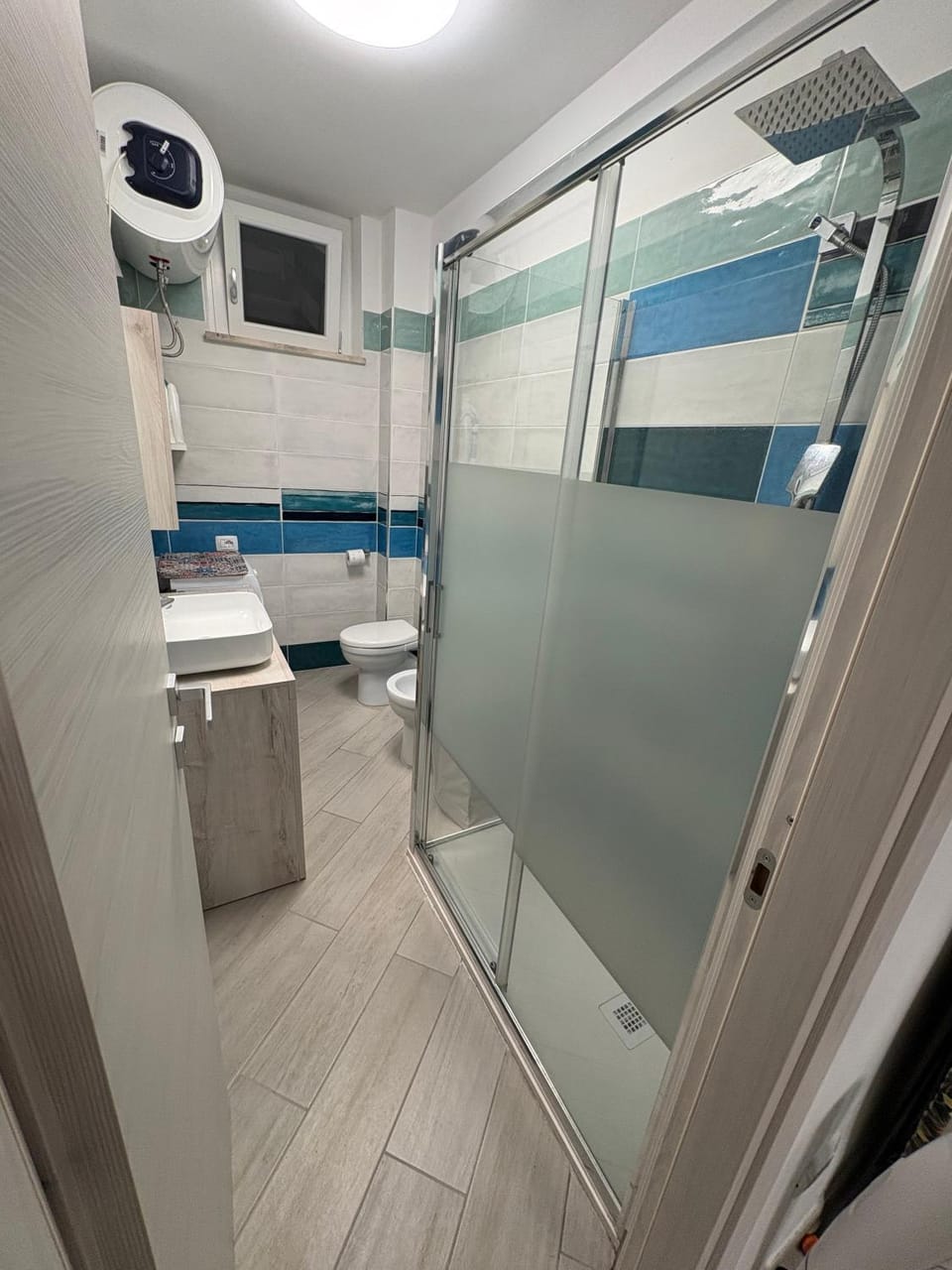 Bathroom, Living room