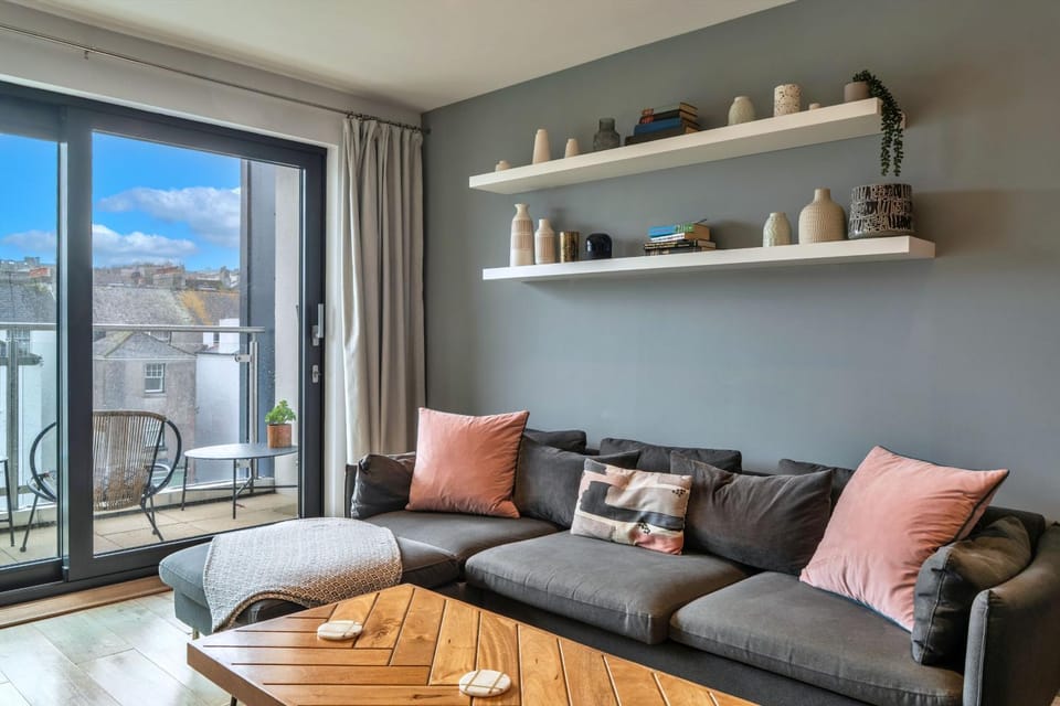 View (from property/room), Balcony/Terrace, Living room, Seating area