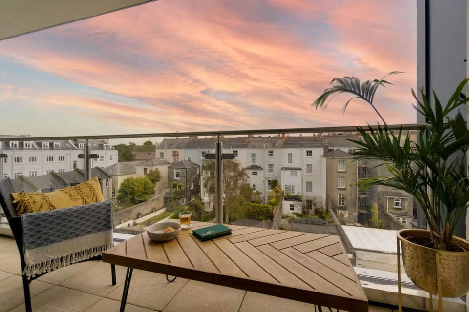 Property building, Balcony/Terrace