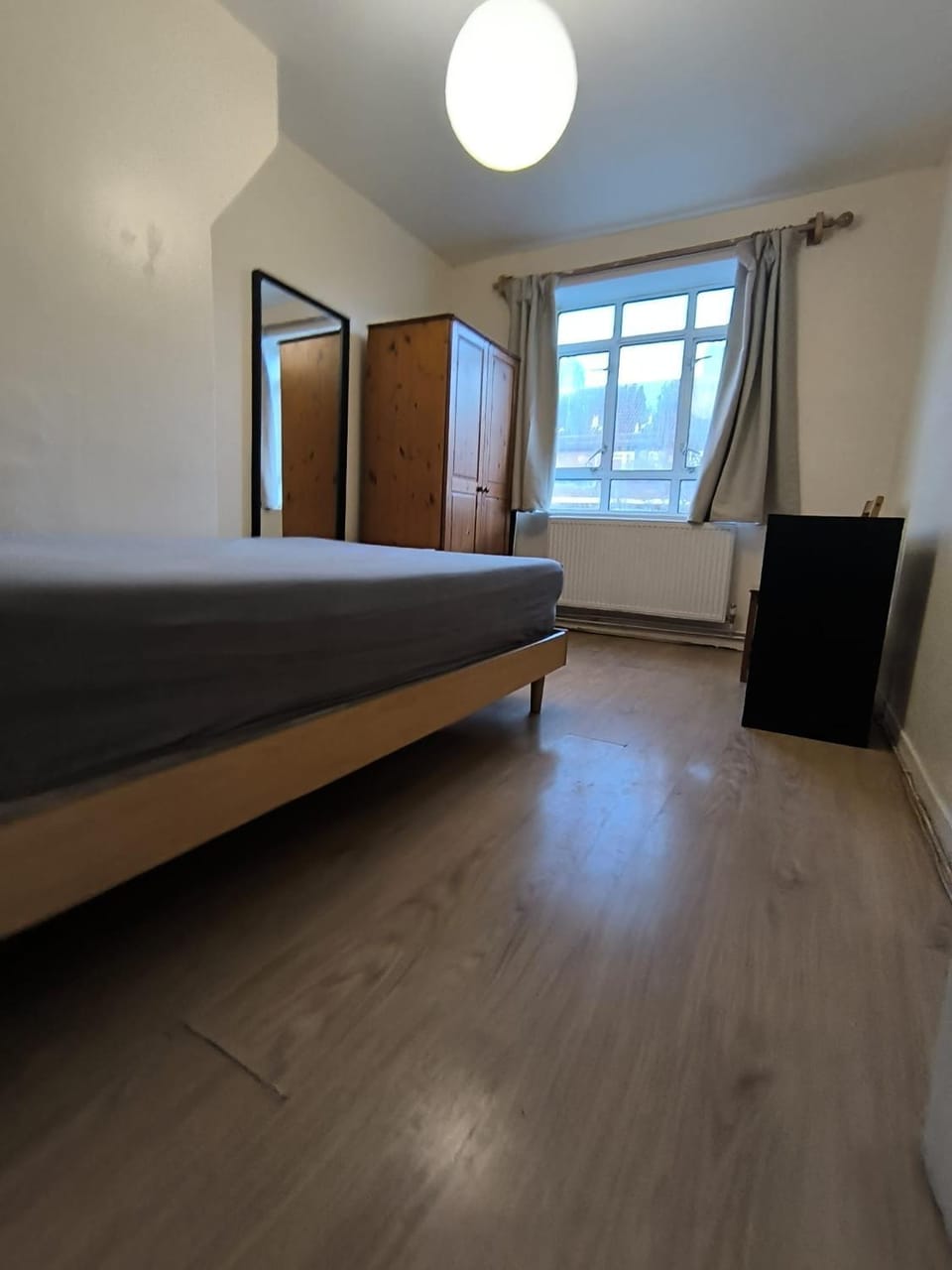Double bedroom in a quiet neighbourhood Vacation rental in London