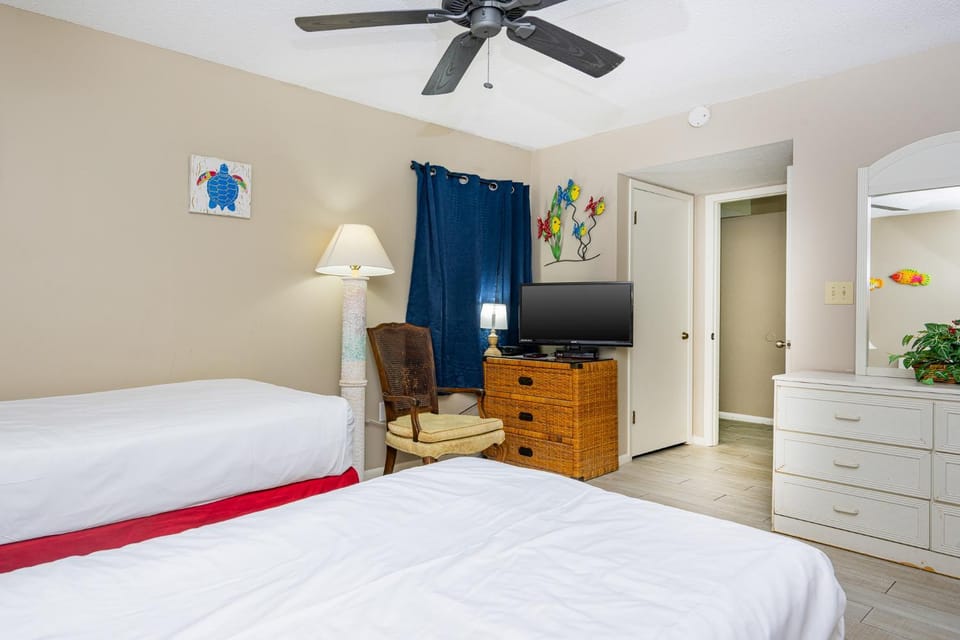 Island Winds West 378 Apartment in West Beach
