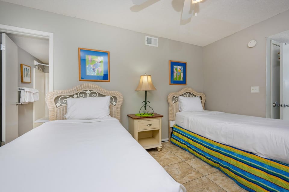 Island Winds West 574 Apartment in West Beach