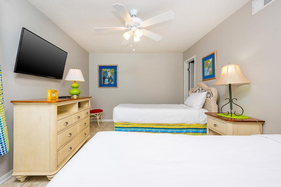 Island Winds West 574 Apartment in West Beach