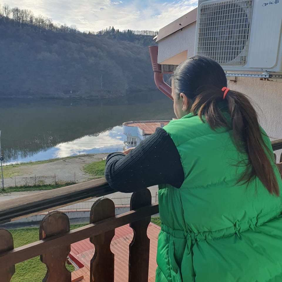 Day, Natural landscape, View (from property/room), Balcony/Terrace, Lake view, Mountain view