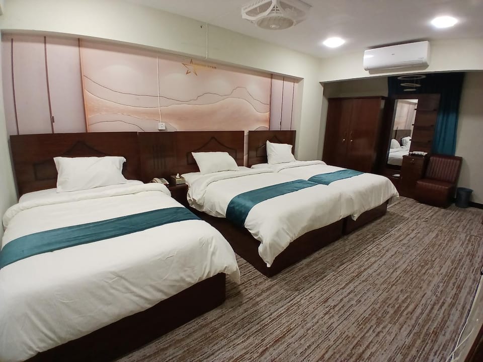 Bed, Photo of the whole room, Bedroom, air conditioner