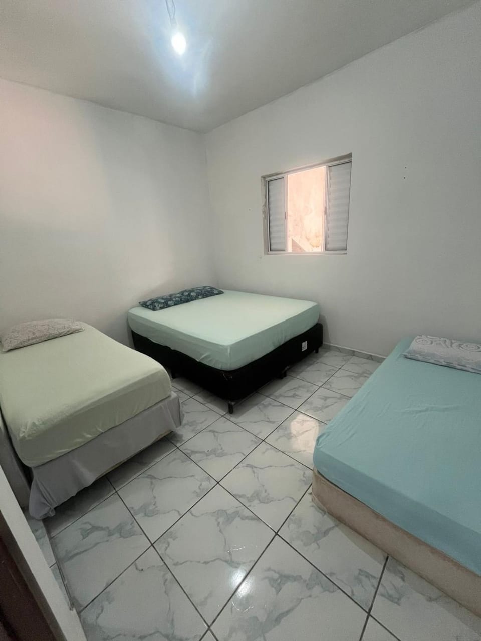 Casa grande com churrasqueira e quintal pet friendly Lagoinha até 12 pessoas House in State of São Paulo
