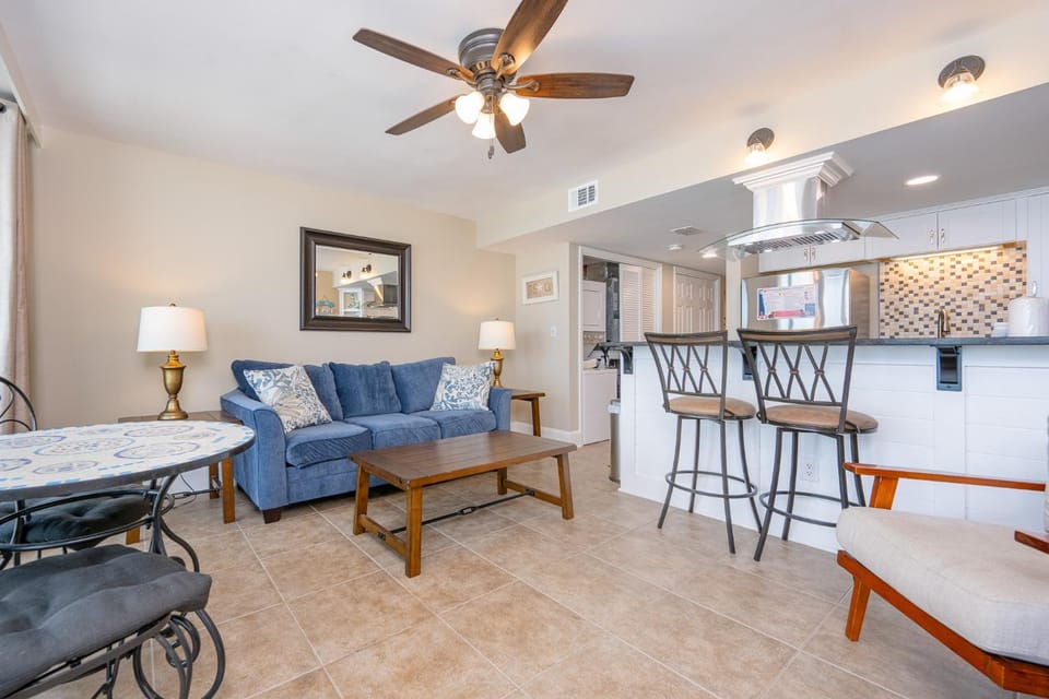 Island Winds West 677 Apartment in West Beach
