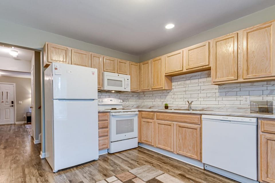 2 Mi to Lenovo Center: Dog-Friendly Getaway House in Raleigh