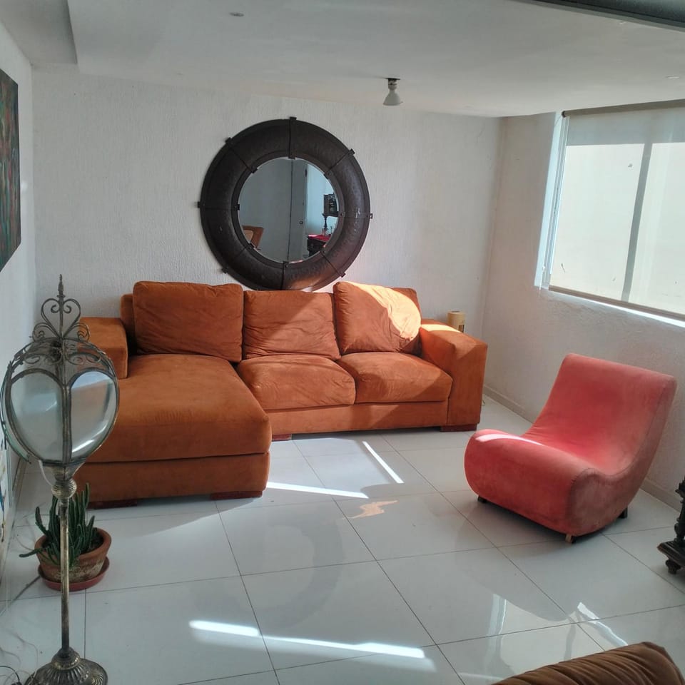 Zona Angelópolis una o dos habitaciones compartidas Vacation rental in Puebla