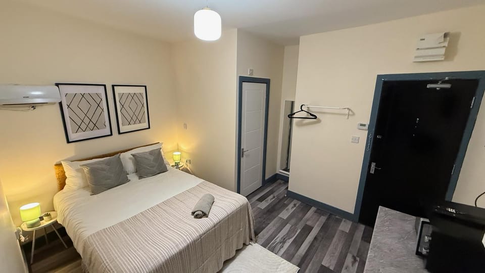 Bed, Photo of the whole room, Bedroom, wardrobe