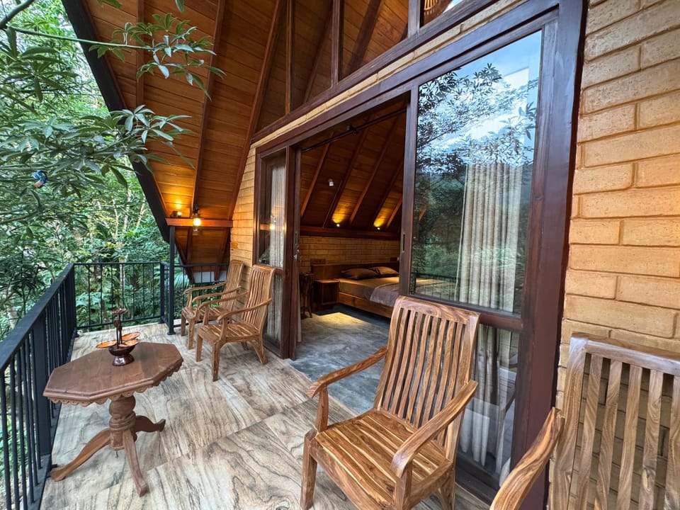 Rainforest Royal Heritage Chalet in Southern Province