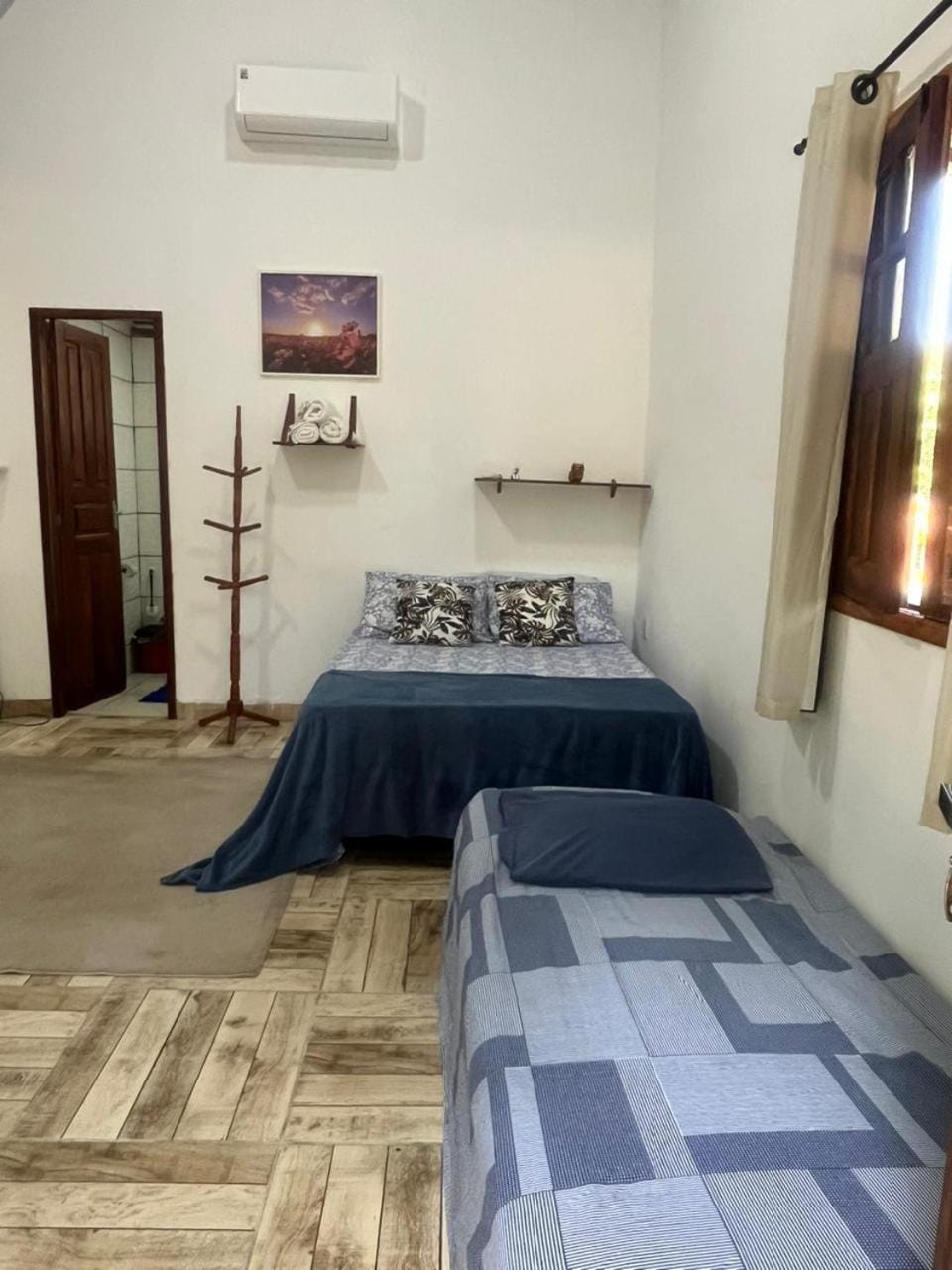 Bedroom, air conditioner