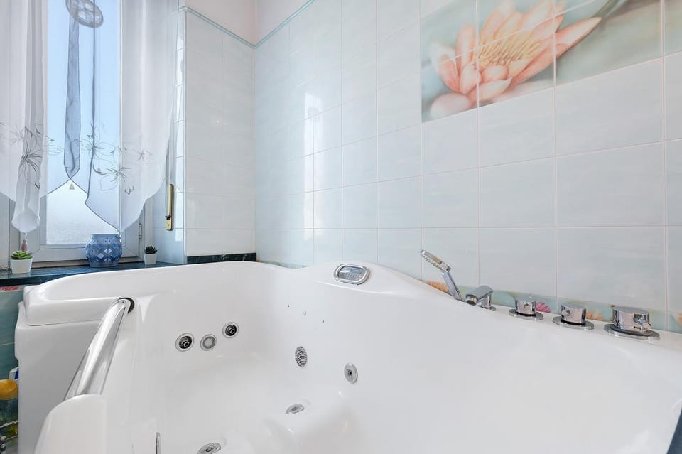 Bathroom, Living room