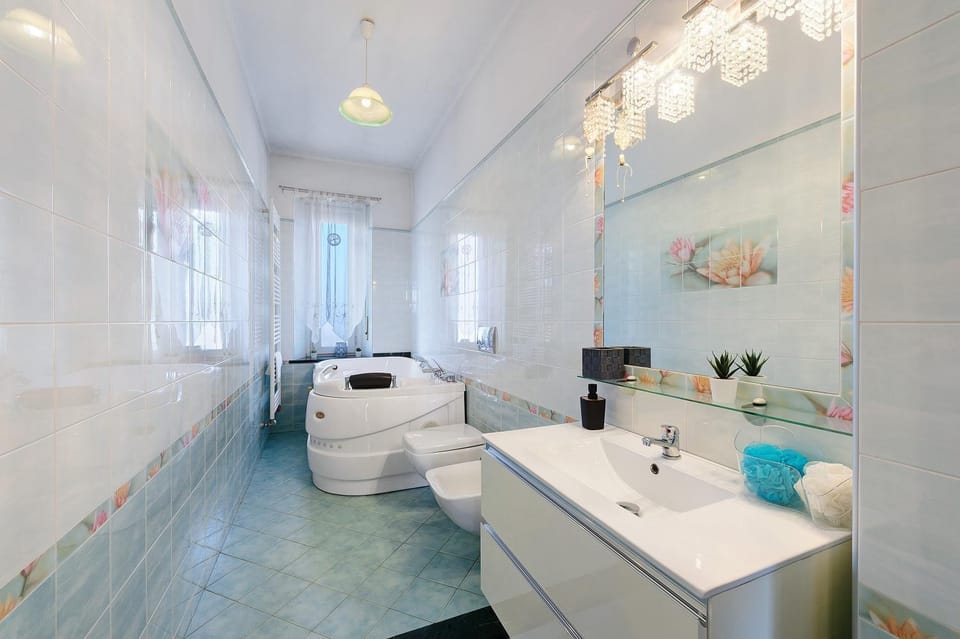 Bathroom, Living room
