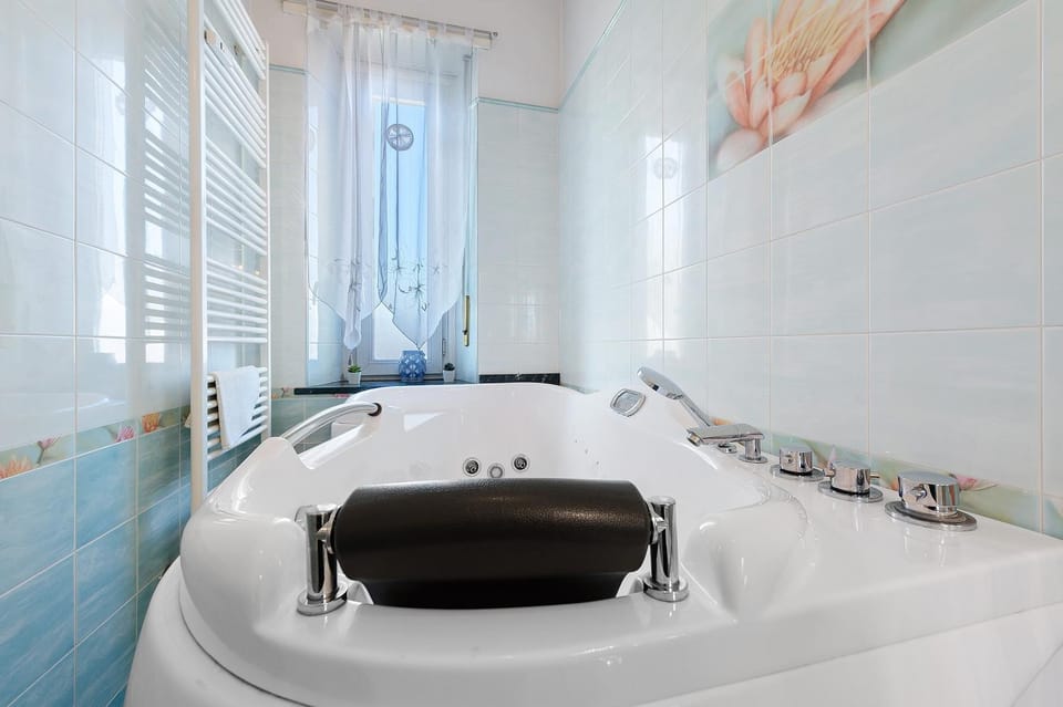 Bathroom, Living room