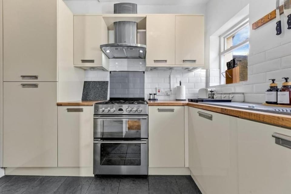 stove, toaster