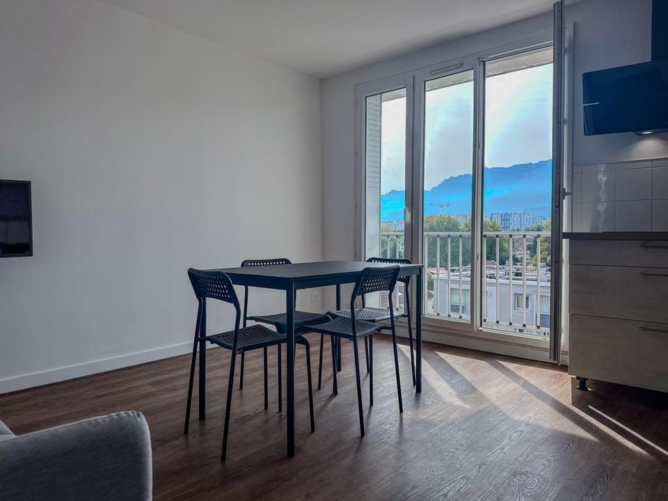 Le Second Verderet Apartment in Grenoble