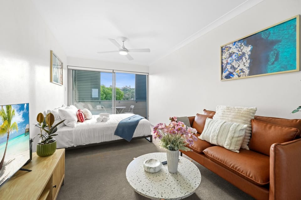 Bondi Studio - 4th Floor Balcony - Free Parking Apartment in Sydney