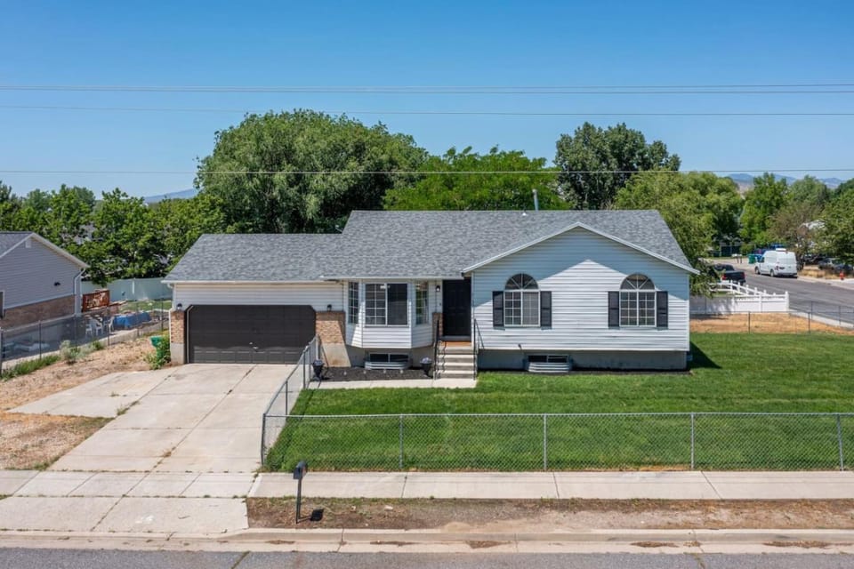 Lehi High Luxe Views and Sky House in Lehi