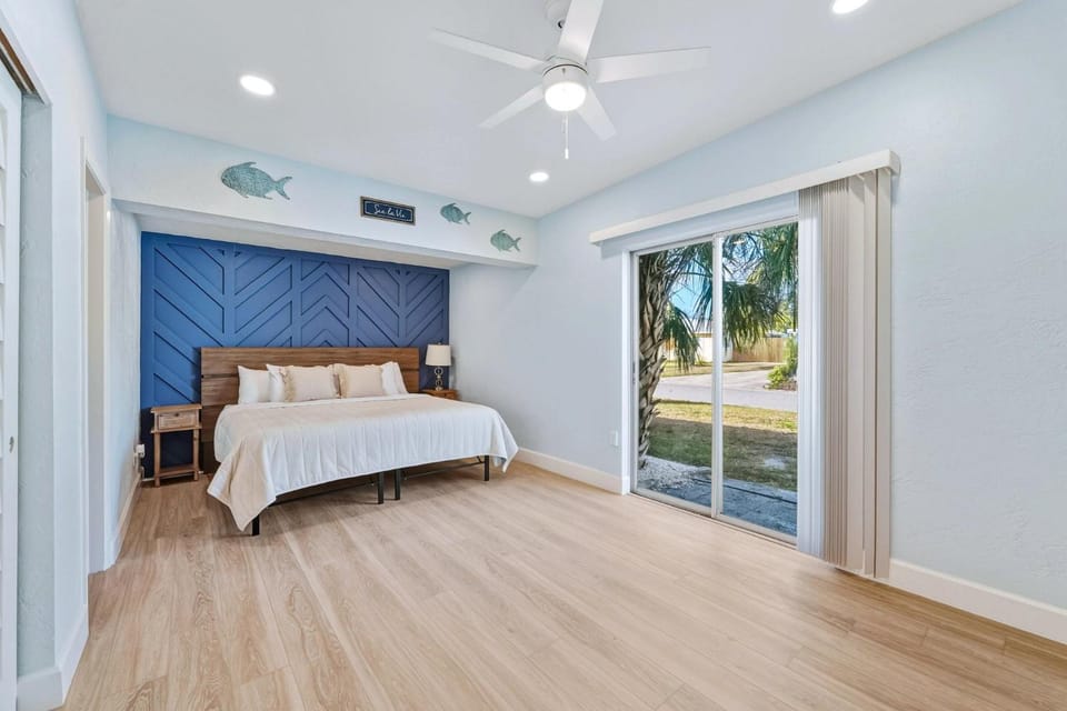 The Salty Parrot House in Bay Pines