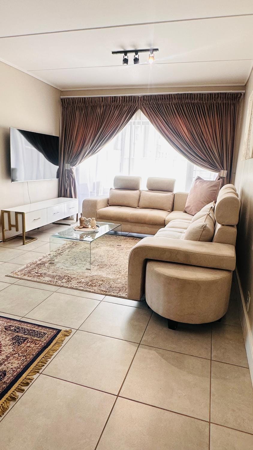 Munyaka Luxe 4 mins away from Mall of Africa Apartment in Sandton