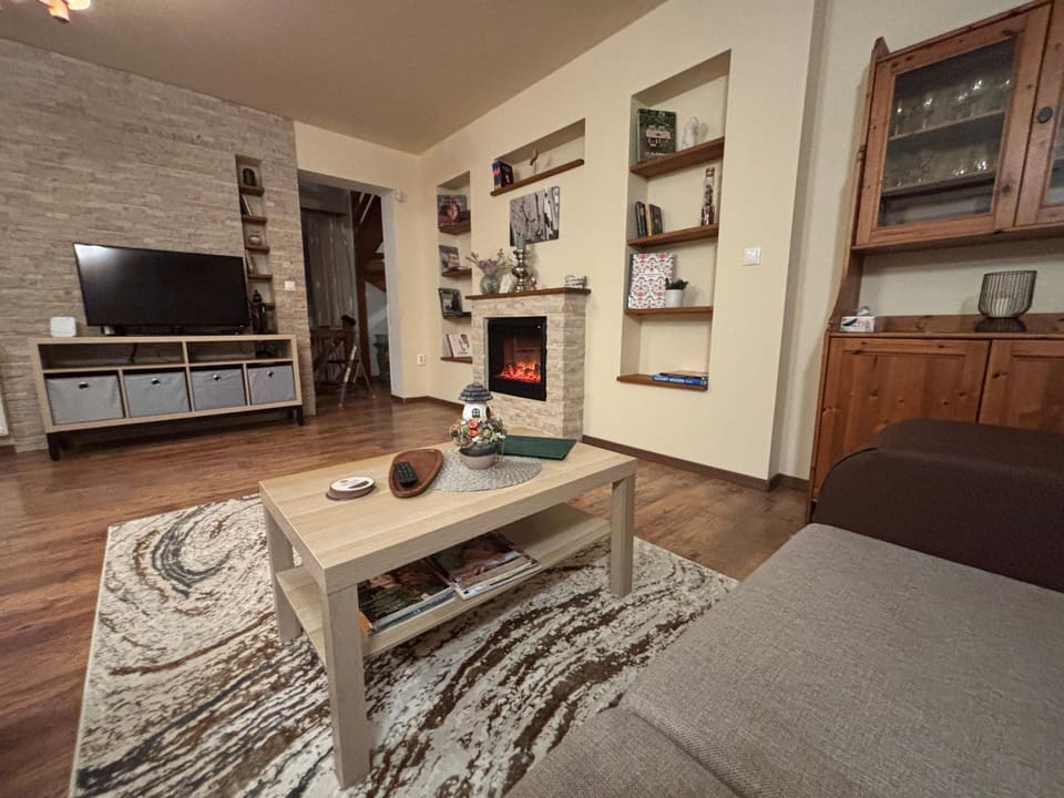 Communal lounge/ TV room, Living room