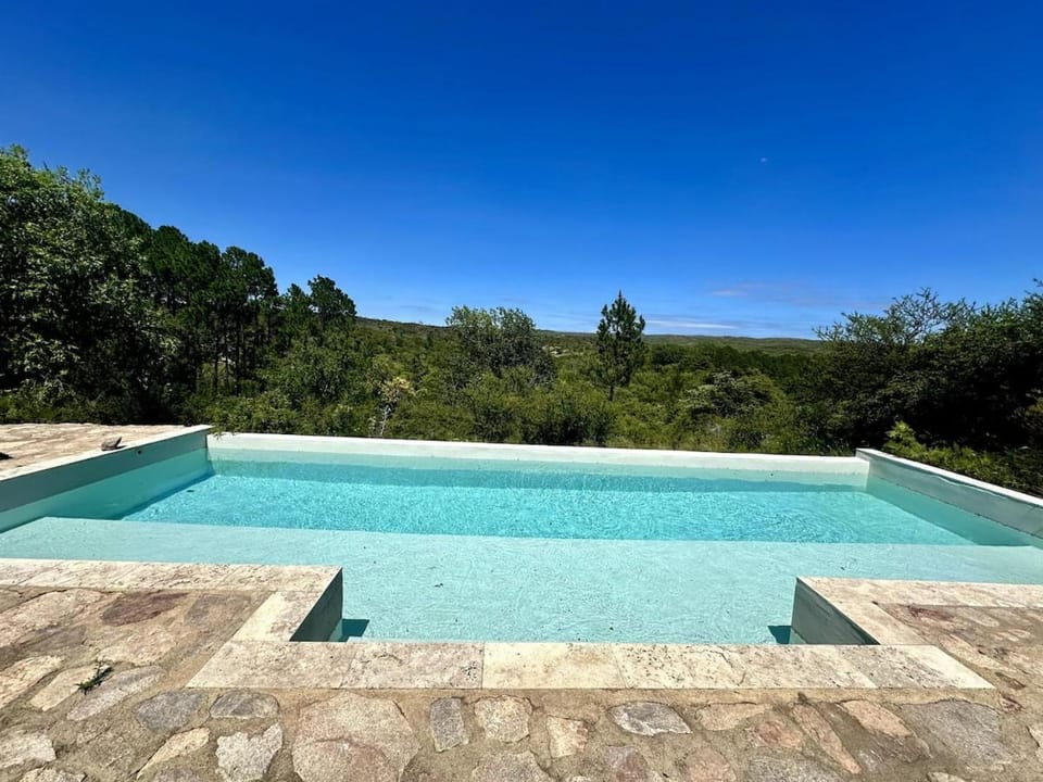 Casa de campo rodeada de naturaleza con pileta House in Cordoba Province