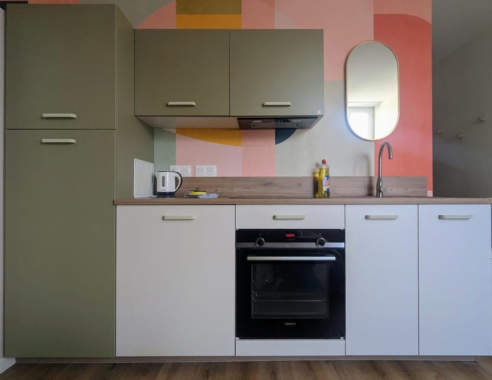 Kitchen or kitchenette