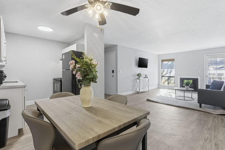 Comfortable stay near Kansas City attractions Apartment in Kansas City