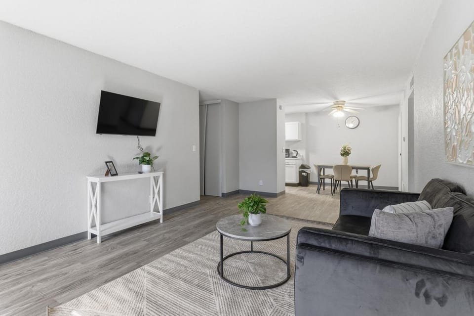 Comfortable stay with smart layout Apartment in Kansas City