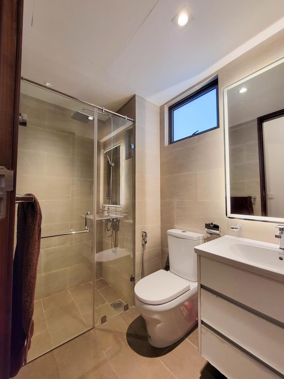 Shower, Toilet, Bathroom, towels