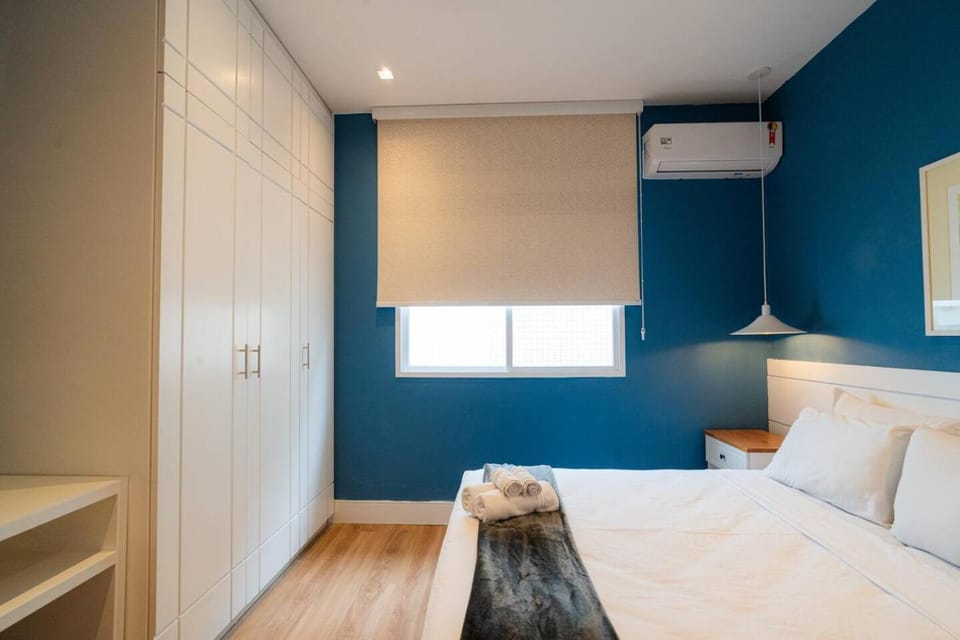 Bed, Bedroom, wardrobe, air conditioner