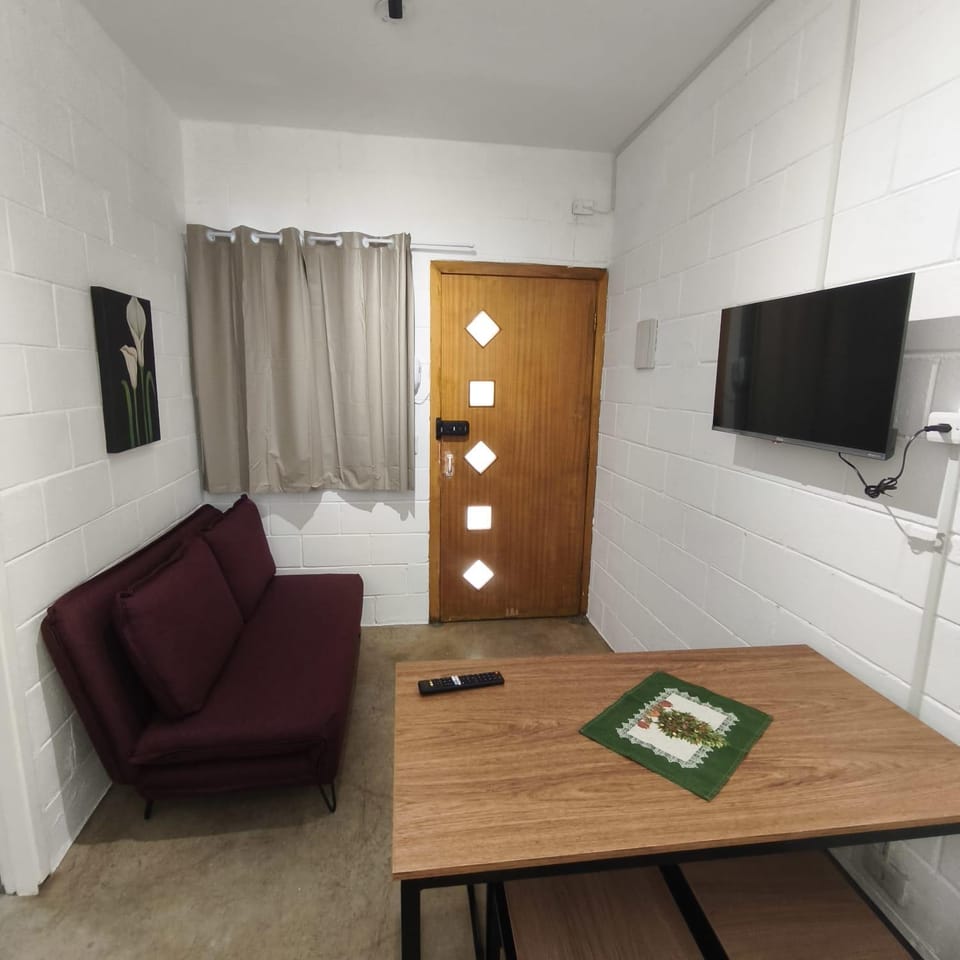 Communal lounge/ TV room, TV and multimedia, Living room, Seating area, Evening entertainment