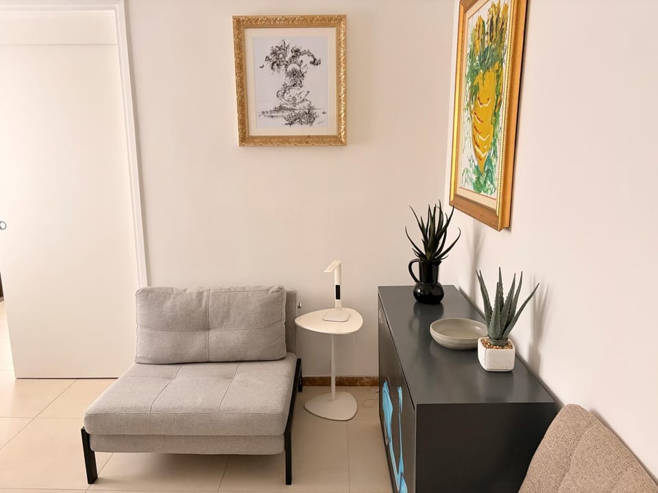 Living room, Decorative detail, Seating area