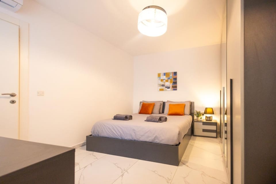 Bedroom, air conditioner