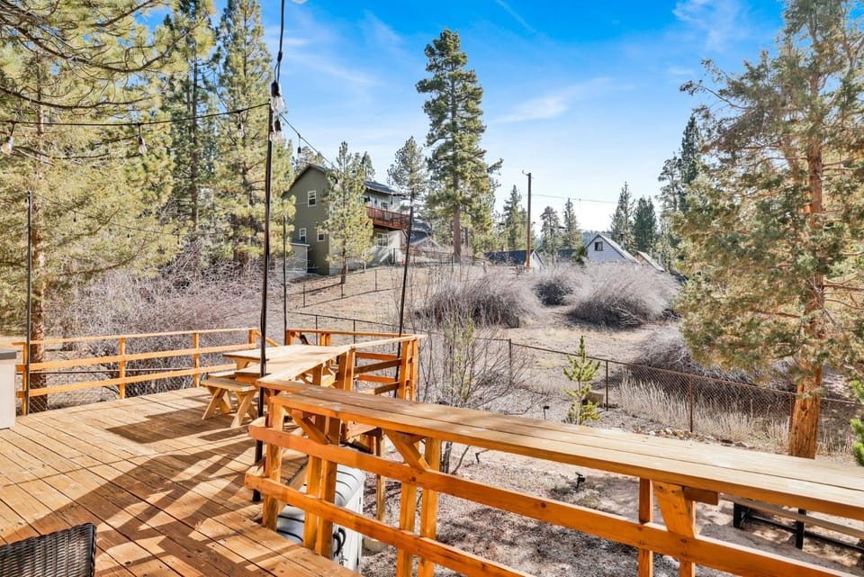Sweet Dream Cabin on Dream Street | Walk to Alpine Slide, Dining, & Big Bear Fun Cabin in Big Bear