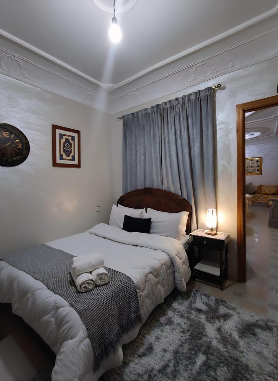 Bed, Photo of the whole room, towels