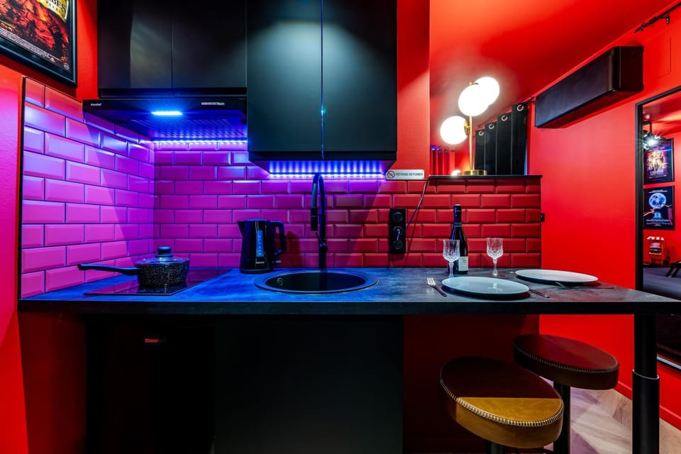 Coffee/tea facilities, stove, kitchen