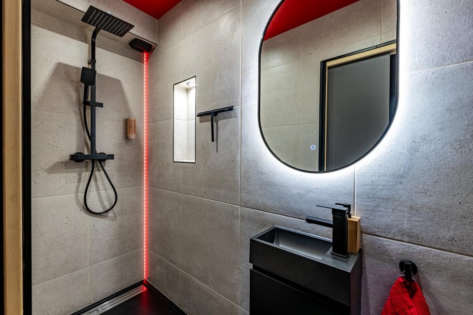 Shower, Bathroom, towels